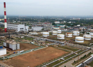 Куйбышевский НПЗ Роснефти остановил работу после удара дронов