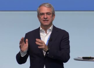 Гендиректора Nestle уволили за роман на работе