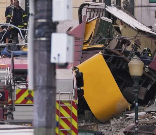 Заменили стальной трос: СМИ узнали причины смертельной катастрофы на фуникулере в Лиссабоне