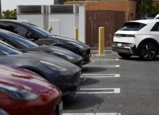 В Украине вырос спрос на б/у автомобили из США: самые популярные модели за три квартала