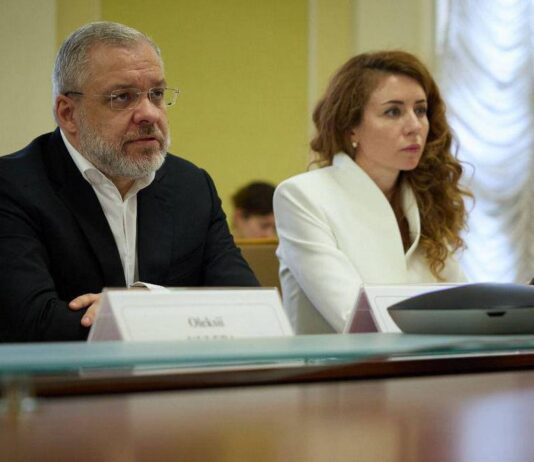 Гринчук и Галущенко написали заявления об увольнении