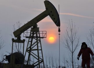 Reuters: Доходы России от нефти и газа в ноябре могут упасть на 35%