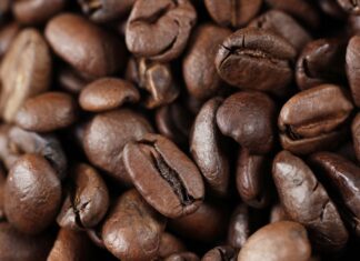 Цены на кофе пошли вниз после того, как Трамп отменил пошлины на продукты из Бразилии