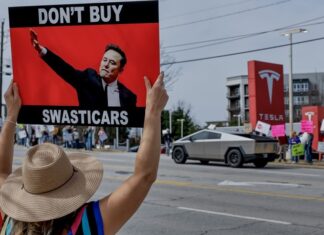 Tesla теряет ключевых менеджеров: руководители Cybertruck и Model Y подали в отставку