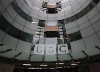 Трамп пригрозил Би-би-си иском на $1 миллиард за «попытку вмешаться в выборы»