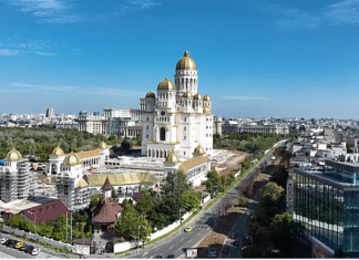 Конец 300-летнего рекорда РФ: в Румынии открыли самый высокий православный храм в мире (видео)
