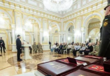 Розвідник, який звільняв Херсонщину, отримав відзнаку «Хрест бойових заслуг»