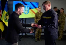 Президент України нагородив трьох рятувальників Херсонщини орденами «За мужність»