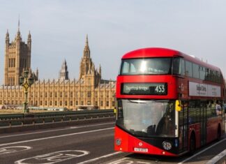 Один из крупнейших доноров Консервативной партии уехал из Британии из-за налогов