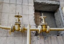 Небытовым потребителям впервые с 2021 года повысили тарифы на распределение газа