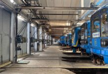 В Киеве из-за ситуации с энергетикой после обстрелов изменено движение по красной ветке метро