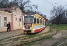 После атаки РФ в Одессе остановили работу трамваев и троллейбусов, отменены пригородные поезда