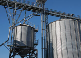 РФ атаковала портовую и промышленную инфраструктуру Одесской области: в ОВА назвали последствия