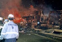 Масштабная ДТП в Японии: из-за гололеда на автобане столкнулись и загорелись 67 авто