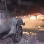 Снег на Прикарпатье парализовал движение на дорогах, спасатели эвакуируют людей, — ГСЧС (видео)