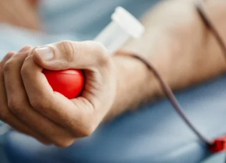 «Потрібна кров всіх резусів та груп»: Херсонський обласний центр служби крові потребує донорів