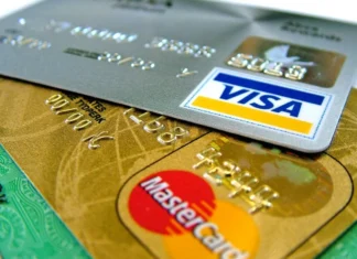 Жительці Херсонщини повідомили про підозру у шахрайстві через соцмережі