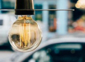 Резервні джерела живлення: чому їх потрібно закладати ще в проєкті електропостачання