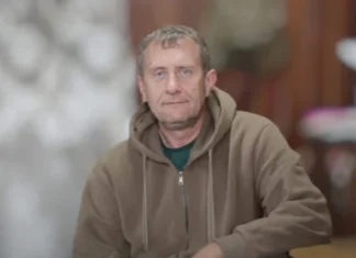 «Брати й робити, навіть коли все руйнується». Фермер із Херсонщини відновив виробництво паливних брикетів