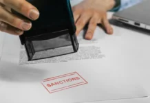 Україна синхронізувала санкції з Великою Британією. Вони стосуються людей, які пов’язані з депортацією та перевихованням дітей