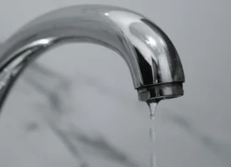 Не всі херсонці дочекалися води за графіком під час блекауту. Що відомо?