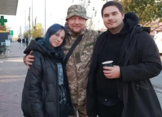 Військовий з Херсонщини, який повернувся з полону РФ, схуд на понад 30 кілограмів і досить проходить реабілітацію