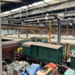 Редкие и забытые: блогер показал самый большой заброшенный ангар поездов в Европе (фото, видео)