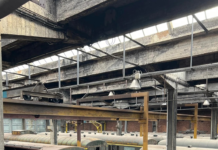 Редкие и забытые: блогер показал самый большой заброшенный ангар поездов в Европе (фото, видео)