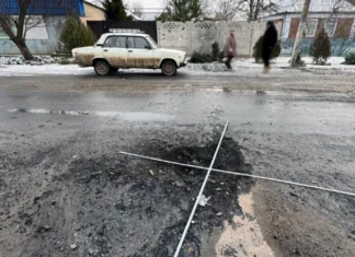 На Херсонщині через російські атаки пошкоджено навчальний заклад, магазин та приватні будинки