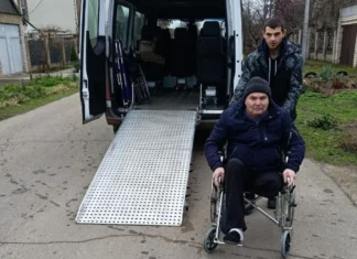 У Херсоні продовжує працювати “соціальне таксі”. Надійшло понад сотню заявок