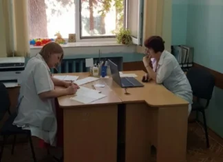 Медики у містах прифронтових регіонів зможуть отримати службове житло, — Прем’єр-міністерка Свириденко