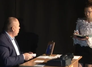 Переселенка з Херсона долучилася до вистави, у якій грали ветерани війни та їхні родини