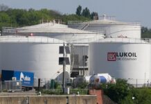 Лукойл договорился о продаже международных активов инвестфонду из США