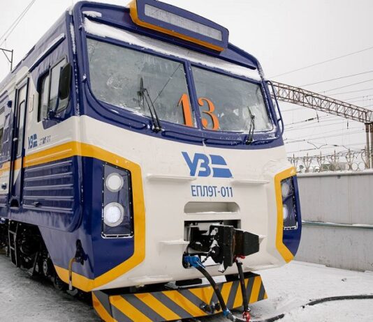 УЗ восстановила самый узнаваемый «луганский» электропоезд – фото, видео