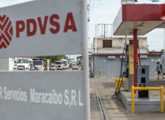 Атаки США на Венесуэлу не повлияли на нефтедобычу и работу НПЗ – Reuters