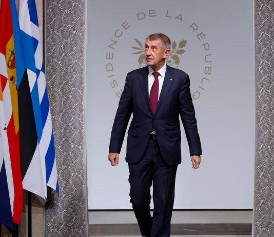 Бабиш решил не сворачивать «чешскую инициативу»: Украина продолжит получать снаряды