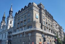 Украинское Дунайское пароходство отстояло здание пароходства в центре Будапешта