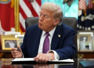 Переговоры в Вашингтоне: почему Трамп тянет время