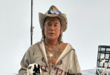 С долгами и без волос: известный голливудский актер изменился до неузнаваемости (фото)