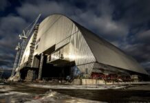 Без радиации, но без света: что означает обесточивание Чернобыльской АЭС