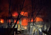 В Одессе из-за атаки «Шахедов» серьезные разрушения: повреждены дома, церковь и детский сад, бушуют пожары (фото)