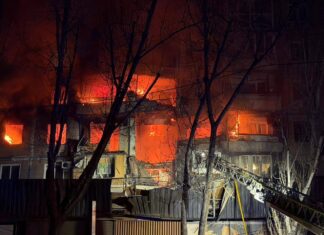 В Одессе из-за атаки «Шахедов» серьезные разрушения: повреждены дома, церковь и детский сад, бушуют пожары (фото)