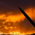 В Киеве прогремели взрывы: россияне комбинированно атакуют столицу «Шахедами» и баллистикой, поднялись пожары