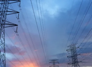 На лівобережжі Херсонщини знеструмлені близько 450 населених пунктів