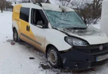 На Херсонщині військові РФ атакували поштовий автомобіль. ФОТО. ОНОВЛЕНО