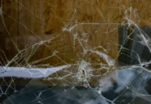 Армія РФ обстріляла медзаклад у Херсоні. Постраждали медпрацівники