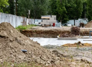 Жодна з «підземних шкіл» на Херсонщині ще не працює через бюрократію та затримки будівництва