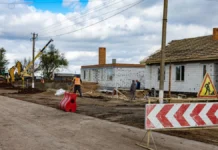 Понад 1,4 мільйона гривень переплати за відбудову Посад-Покровського на Херсонщині повернуть до бюджету
