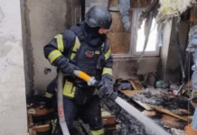 У Херсоні російський дрон влучив у житловий будинок