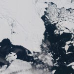 В Антарктиде сотрясается ледник Судного дня: приборы фиксируют сотни толчков